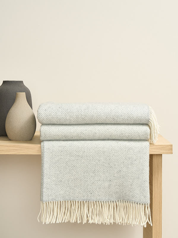 Soft Wool Cashmere Blanket in Light Grey – The Woollen Market