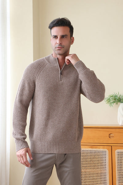 Man wearing a luxury ribbed cashmere sweater by Inis Aran#color_late-autumn