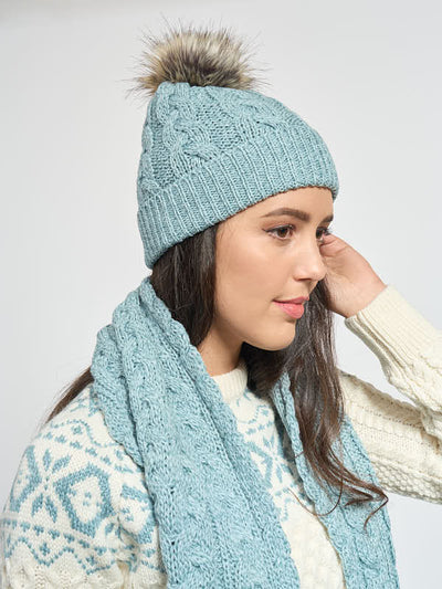 Aran Knit Pom Pom Hat & Scarf#color_aqua