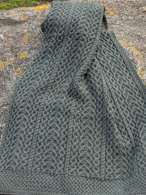 Super Soft Aran Knit Throw#color_tundra-green