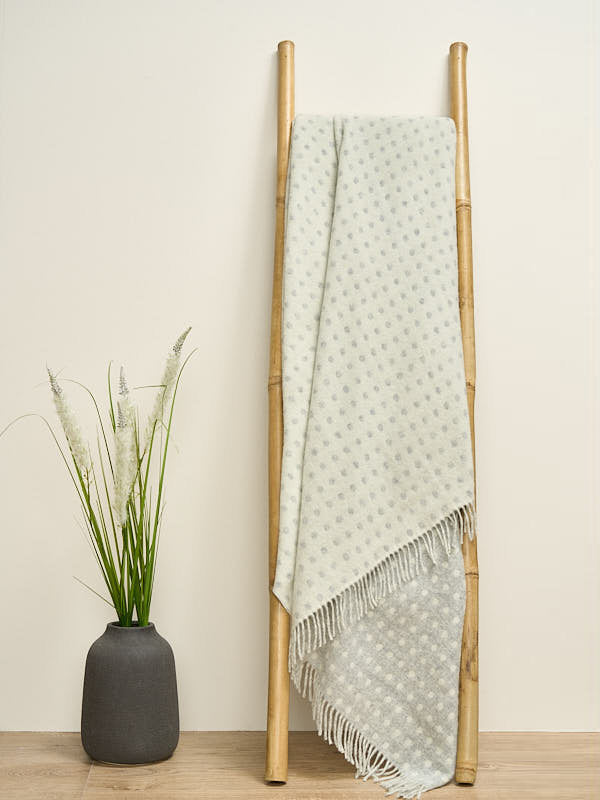 Lambswool Throw With Polka Dots#color_grey