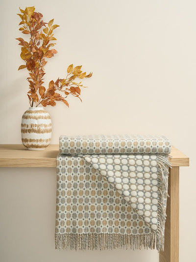 Double Sided Lambswool Blanket With Beige Dots